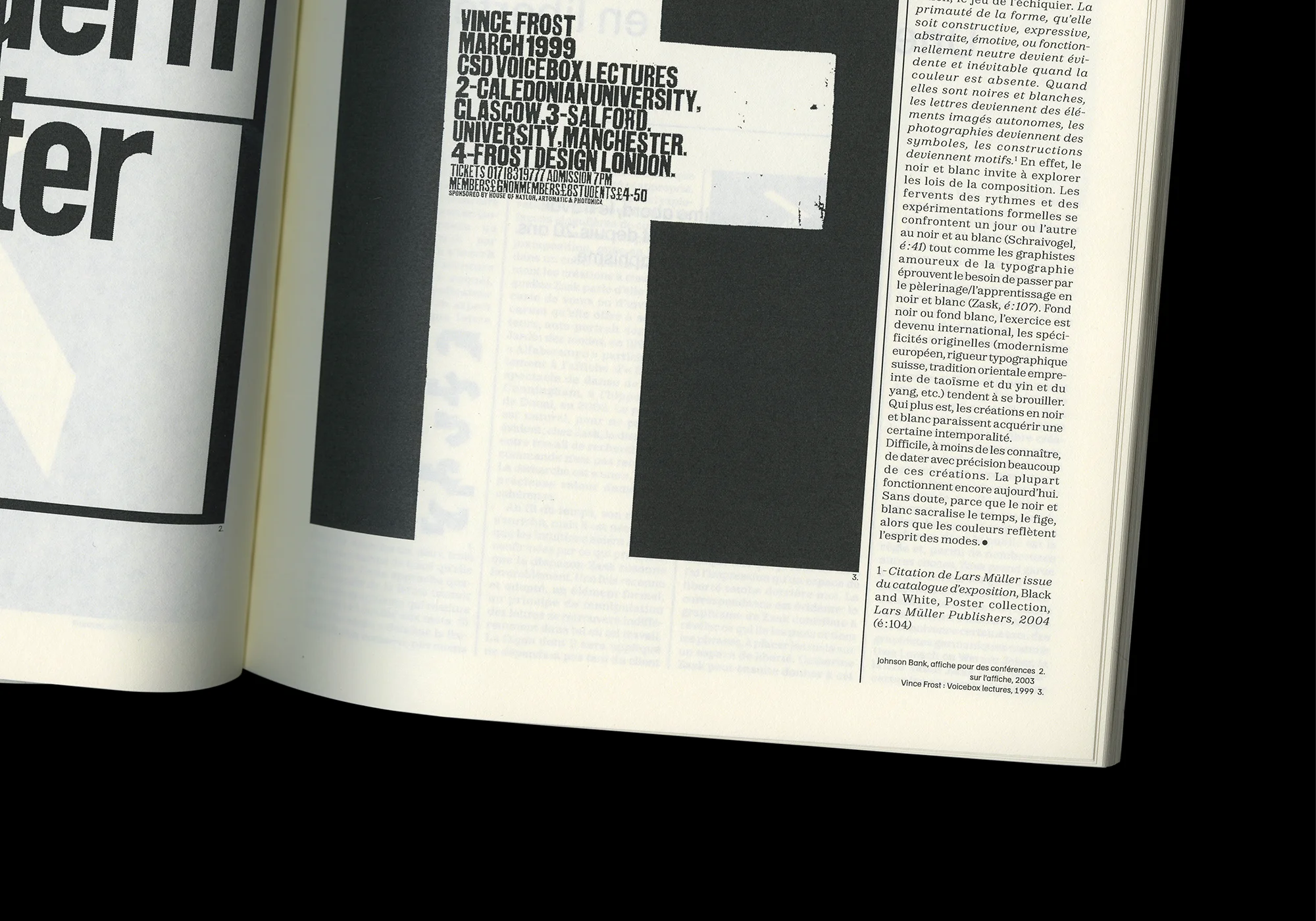 Scan qui permet de voir les détails typographiques d'une double page intérieure avec une légende